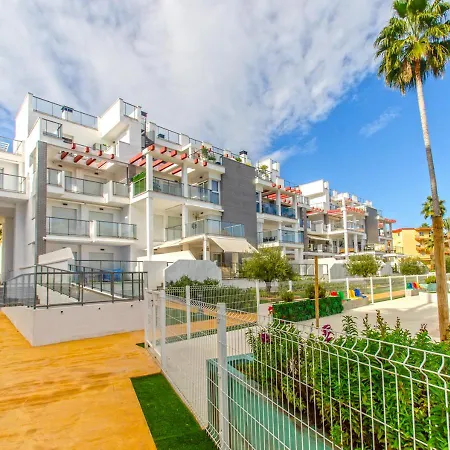 Viktoria Iii Playa Con Acogedora Terraza شقة