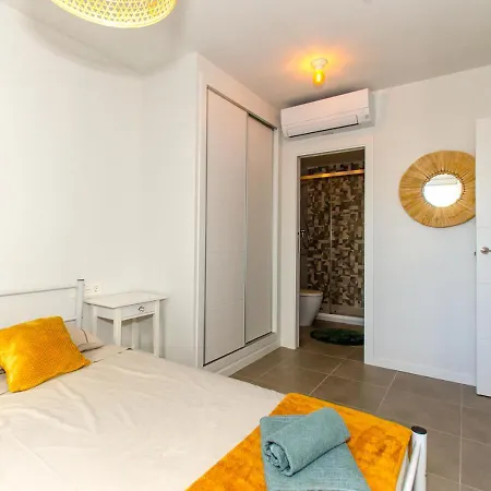 Viktoria Iii Playa Con Acogedora Terraza شقة دينايا